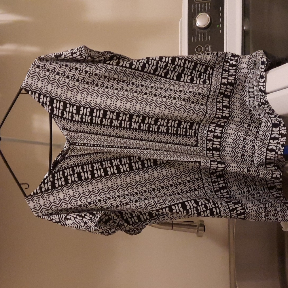 Women's mosiac pattern top
